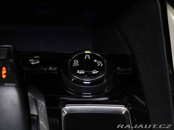 Peugeot 3008 1,2 PT 96kW AT Allure PAN 2018