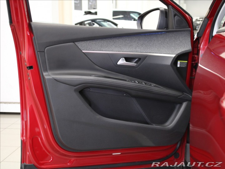 Peugeot 3008 1,2 PT 96kW AT Allure PAN 2018