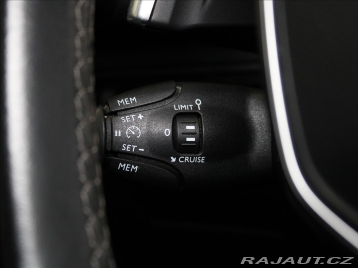 Peugeot 3008 1,2 PT 96kW AT Allure PAN 2018