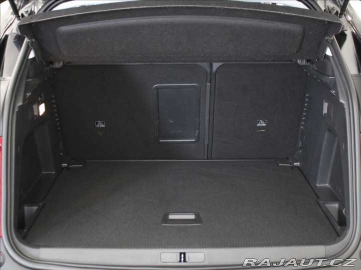 Peugeot 3008 1,2 PT 96kW AT Allure PAN 2018