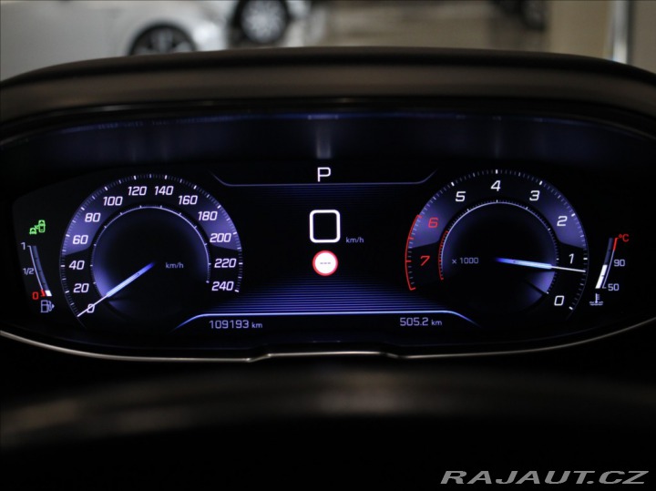 Peugeot 3008 1,2 PT 96kW AT Allure PAN 2018