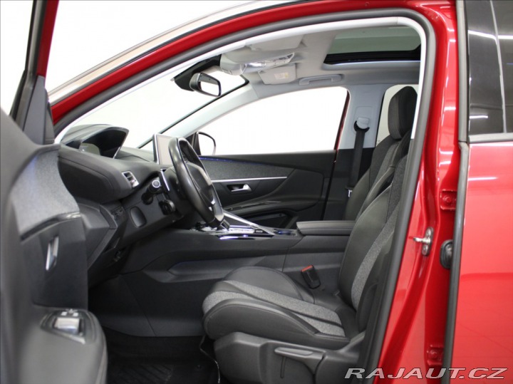 Peugeot 3008 1,2 PT 96kW AT Allure PAN 2018