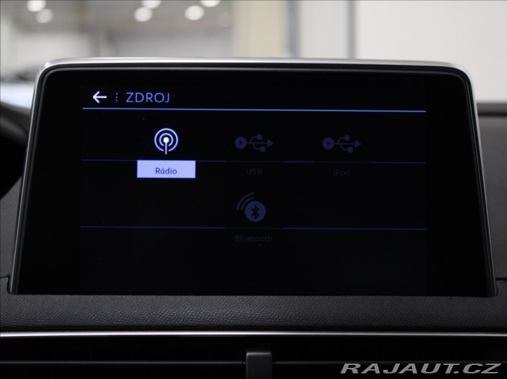 Peugeot 3008 1,2 PT 96kW AT Allure Zár 2019