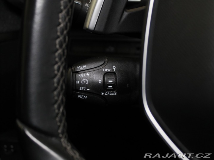 Peugeot 3008 1,2 PT 96kW AT Allure Zár 2019