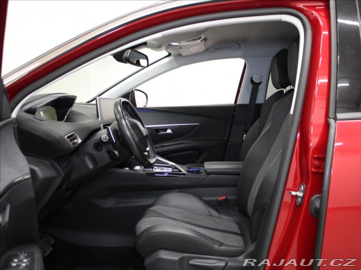 Peugeot 3008 1,2 PT 96kW AT Allure Zár 2019