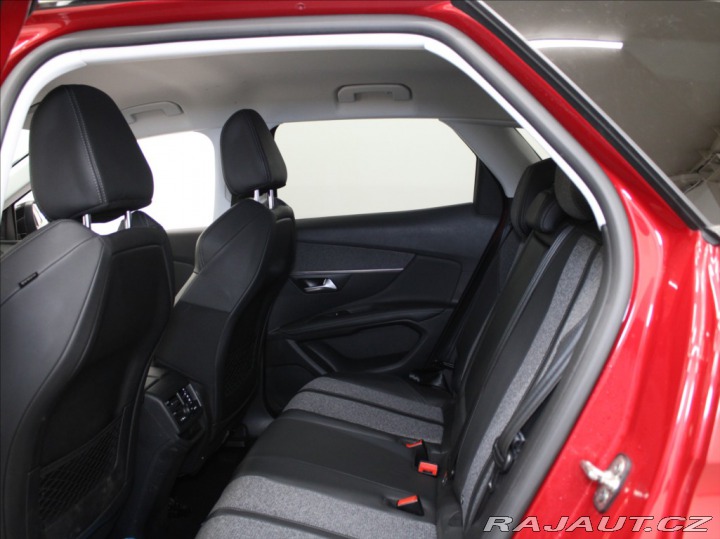 Peugeot 3008 1,2 PT 96kW AT Allure Zár 2019