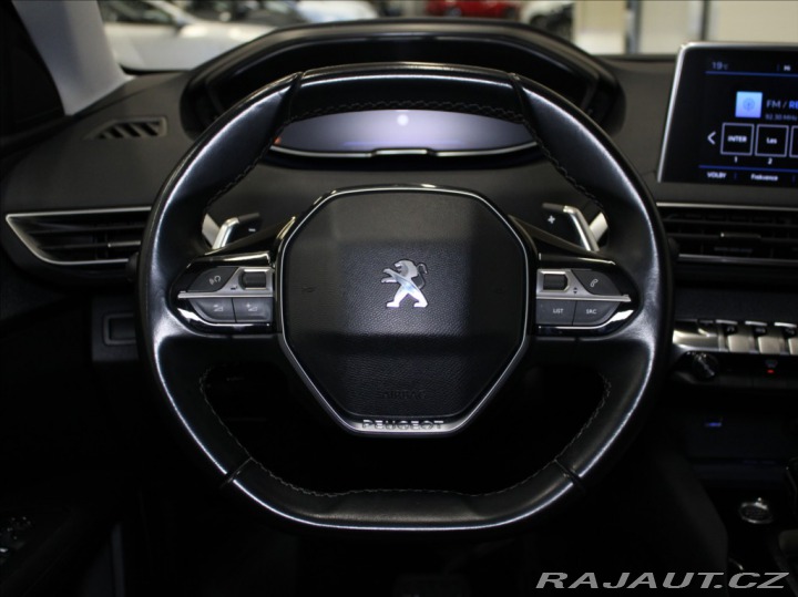 Peugeot 3008 1,2 PT 96kW AT Allure Zár 2019