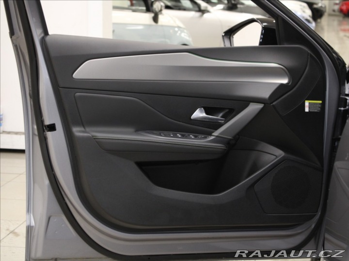 Peugeot 308 1,2 PT 96kW AT GT Paměť M 2024