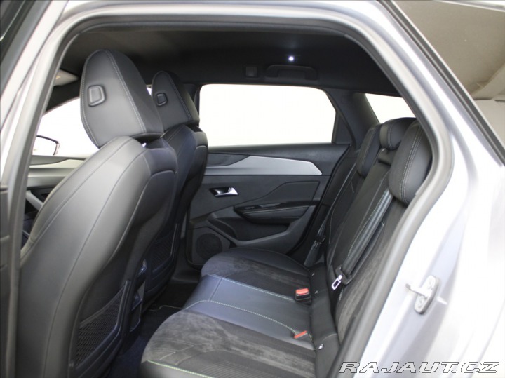 Peugeot 308 1,2 PT 96kW AT GT Paměť M 2024