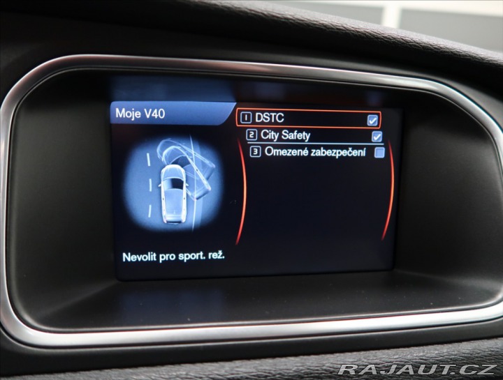 Volvo V40 1,6 D2 VÝHŘEV SEDADEL 2x 2014
