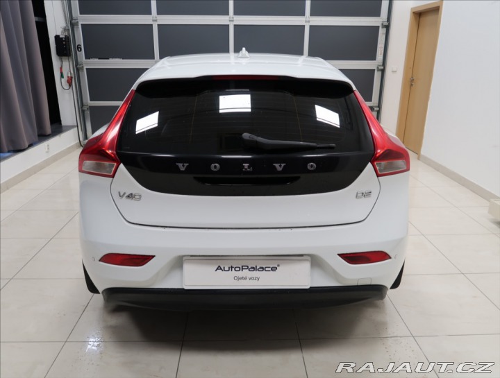 Volvo V40 1,6 D2 VÝHŘEV SEDADEL 2x 2014
