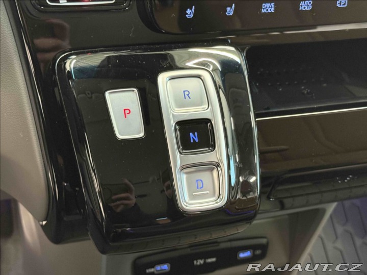 Hyundai Staria 2,2 CRDI LUXURY EDICE 4X4 2021