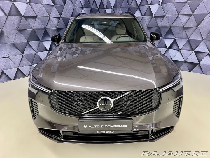 Volvo XC90 T8 AWD PLUS DARK, VZDUCH, 2026