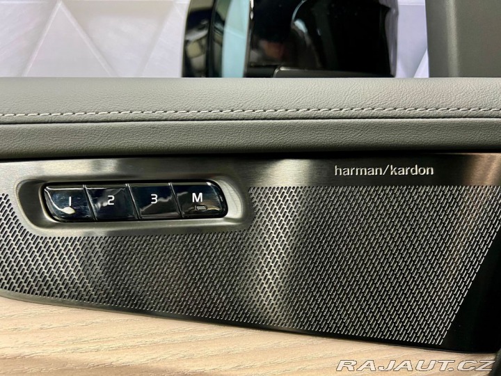 Volvo XC90 T8 AWD PLUS DARK, VZDUCH, 2026