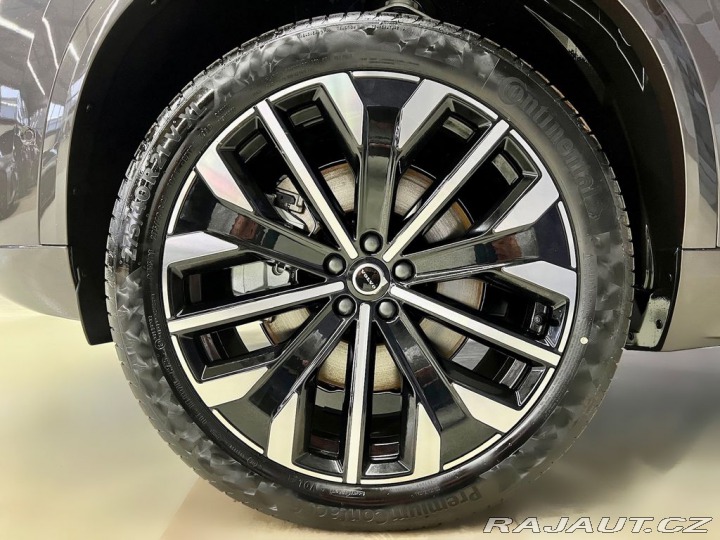 Volvo XC90 T8 AWD PLUS DARK, VZDUCH, 2026