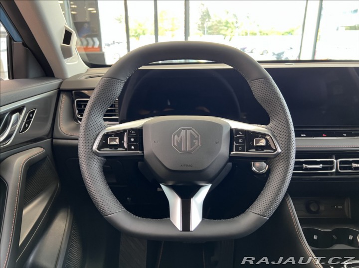 MG HS 1.5 T Exclusive AT +ZIMNÍ 2025