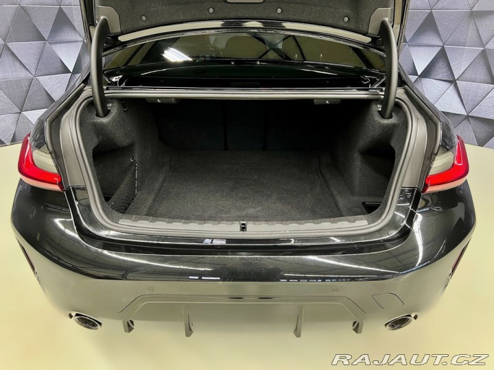 BMW 3 320d xDrive, M-PAKET, TAŽ 2023