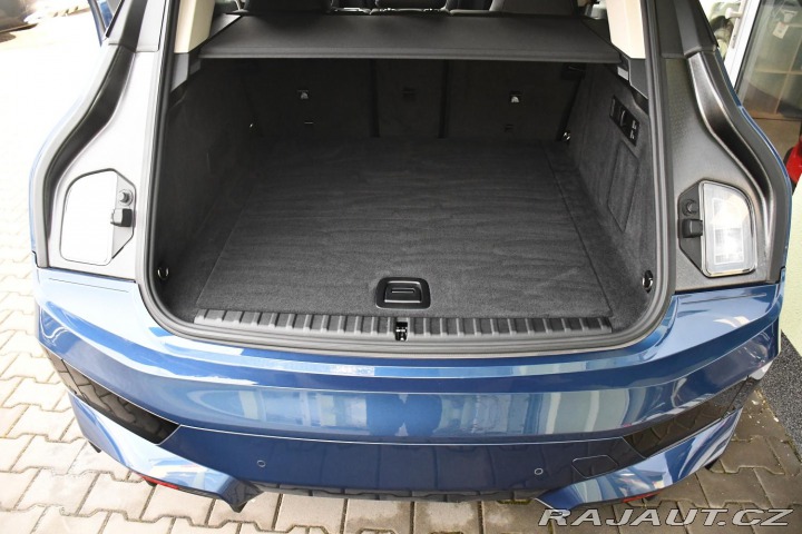 BMW iX xDrive 40 M-SPORT REZERVA 2023