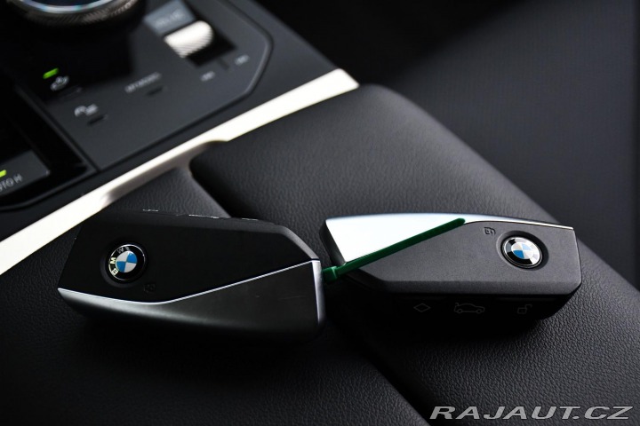 BMW iX xDrive 40 M-SPORT REZERVA 2023