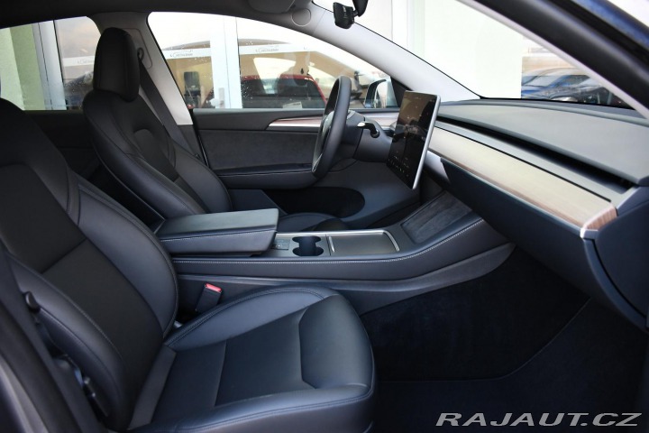 Tesla Model Y LONG RANGE AWD 378kW 1M Z 2023