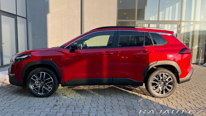 Toyota Corolla Cross 1,8 Hybrid e-CVT Style 2025