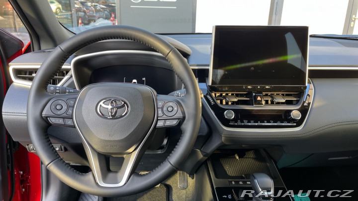 Toyota Corolla Cross 1,8 Hybrid e-CVT Style 2025