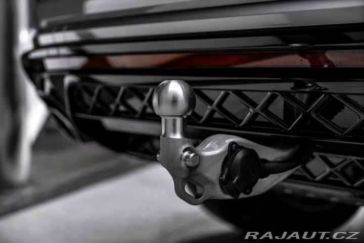 Volkswagen Touareg 3,0TDI 4M R-line Vzduch M 2026