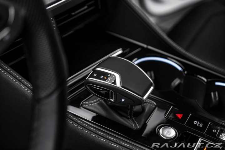 Volkswagen Touareg 3,0TDI 4M R-line Vzduch M 2026