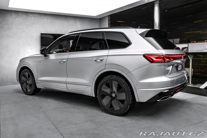 Volkswagen Touareg 3,0TDI 4M R-line Vzduch M 2026