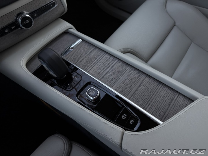 Volvo XC90 B5 Plus 2022