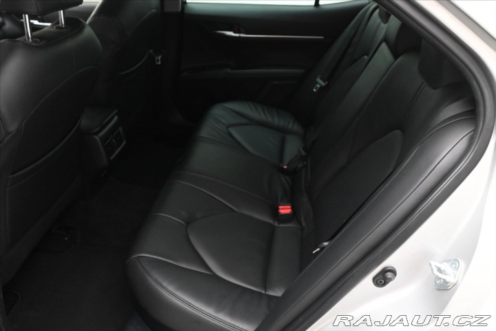 Toyota Camry 2,5 160 kW Hybrid Active 2020