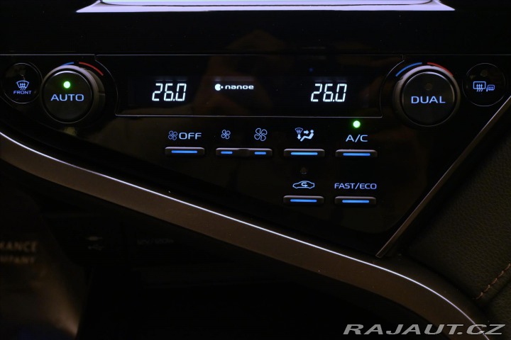 Toyota Camry 2,5 160 kW Hybrid Active 2020