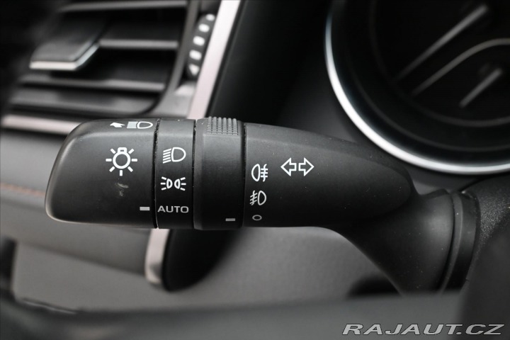 Toyota Camry 2,5 160 kW Hybrid Active 2020