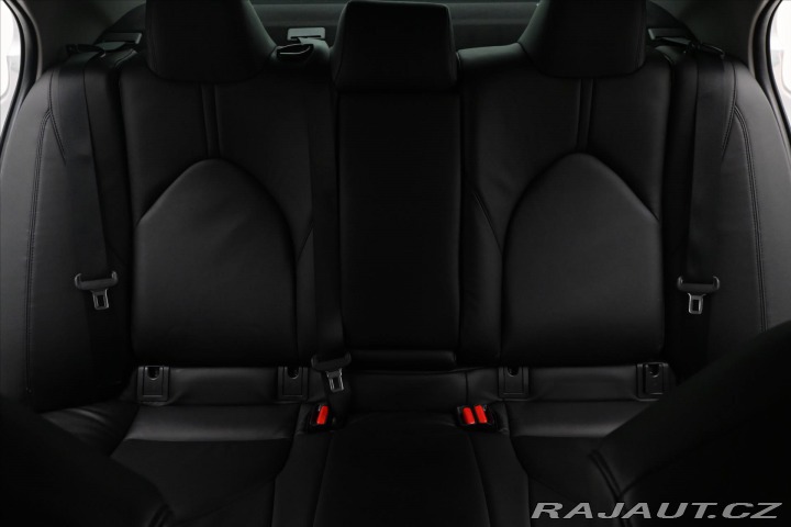 Toyota Camry 2,5 160 kW Hybrid Active 2020