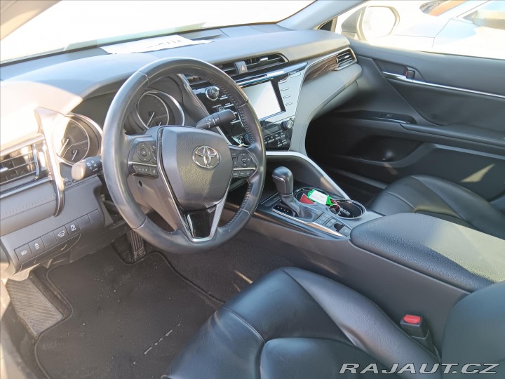 Toyota Camry 2,5 160 kW Hybrid Active 2020