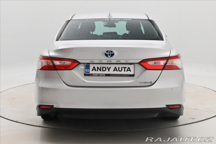 Toyota Camry 2,5 160 kW Hybrid Active 2020