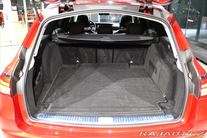 Mercedes-Benz E 300d 4MATIC DIS+ / 360° / 2022