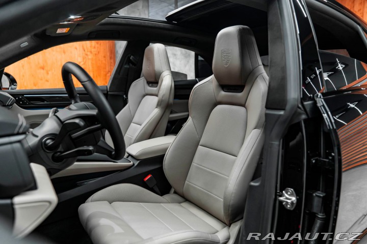 Porsche Macan Turbo 2025