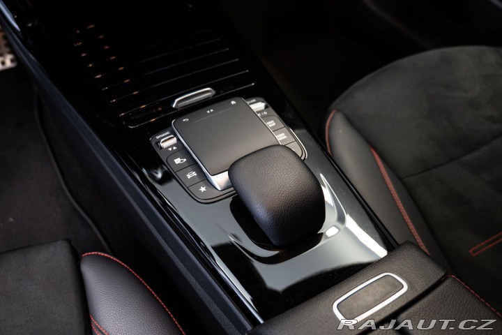 Mercedes-Benz CLA 200d 1800