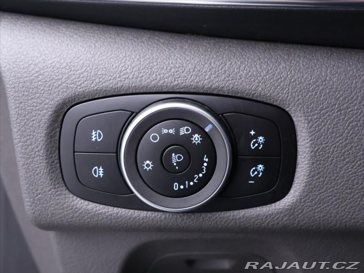 Ford Tourneo Custom 2,0 TDCi Titanium 8-Míst 2022