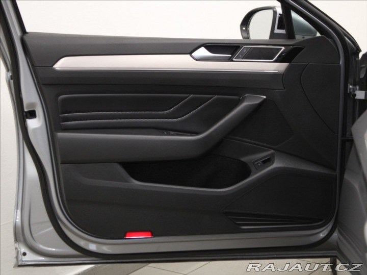 Volkswagen Passat 2,0 TDi DSG Highline 1.ma 2021