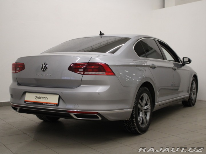 Volkswagen Passat 2,0 TDi DSG Highline 1.ma 2021