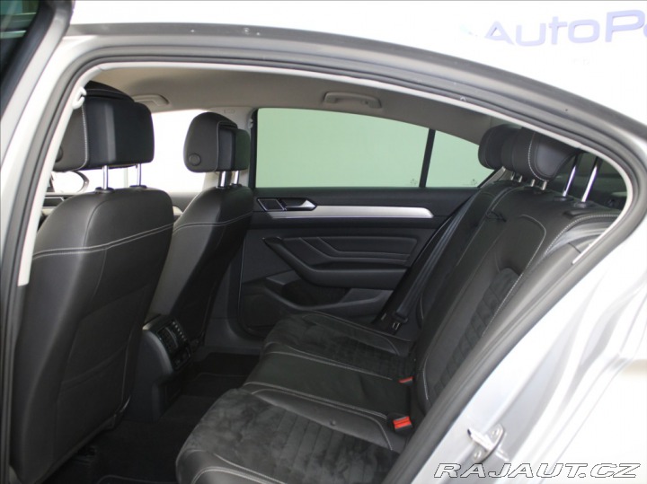 Volkswagen Passat 2,0 TDi DSG Highline 1.ma 2021