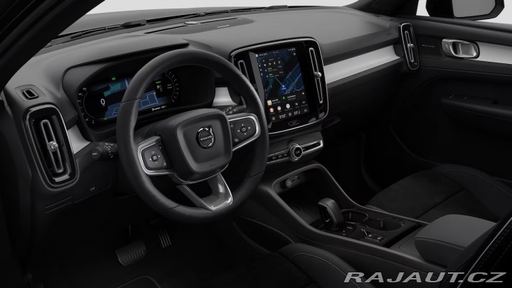Volvo XC40 2,0 B3  Plus Black Editio 2025