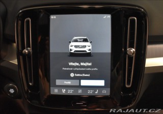 Volvo XC40 2,0 B3  Plus Black Editio 2025