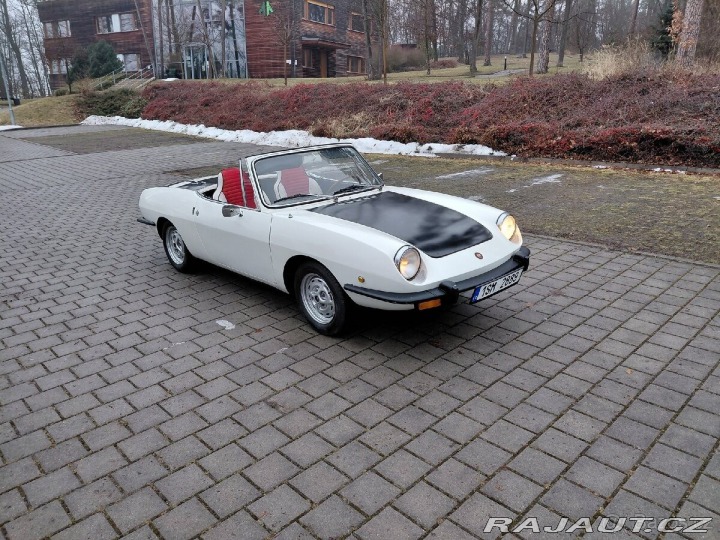 Fiat Ostatní modely 850 sport cabrio - zabírá mís 1800