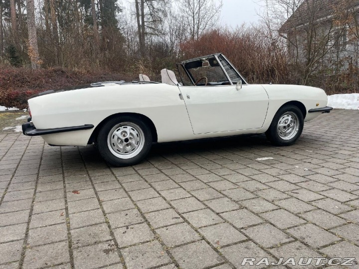 Fiat Ostatní modely 850 sport cabrio - zabírá mís 1800