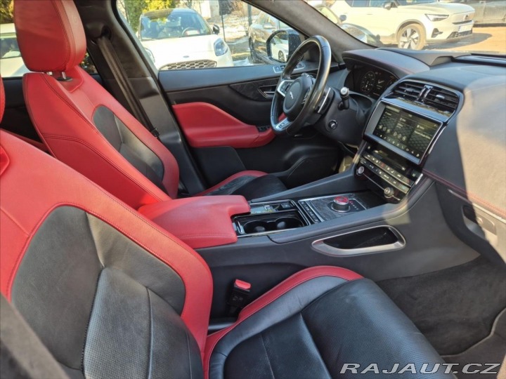 Jaguar F-Pace 3,0 2020