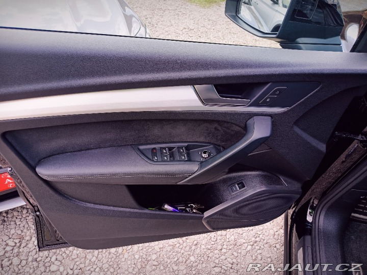 Audi Q5 2,0TDI Quattro S-Line ČR 2024