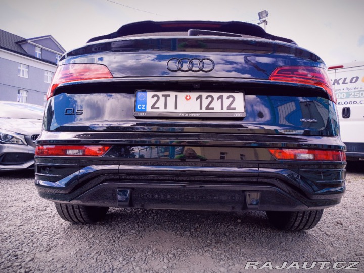 Audi Q5 2,0TDI Quattro S-Line ČR 2024